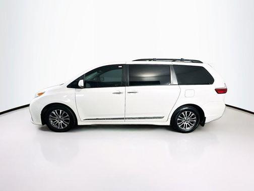 2020 Toyota Sienna XLE Premium