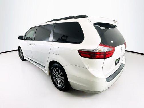 2020 Toyota Sienna XLE Premium