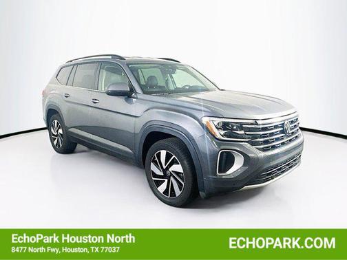 Platinum Gray Metallic 2025 Volkswagen Atlas 2.0T SE w/Technology