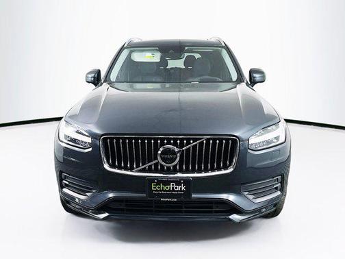 2022 Volvo XC90 T6 Momentum