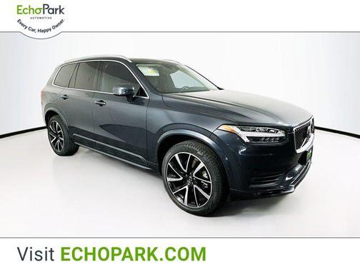 2022 Volvo XC90 T6 Momentum