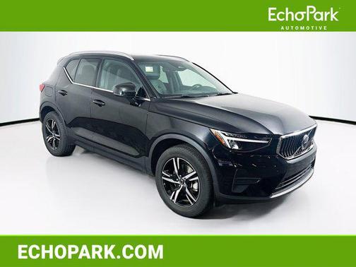 2025 Volvo XC40 B5 Core Bright Theme