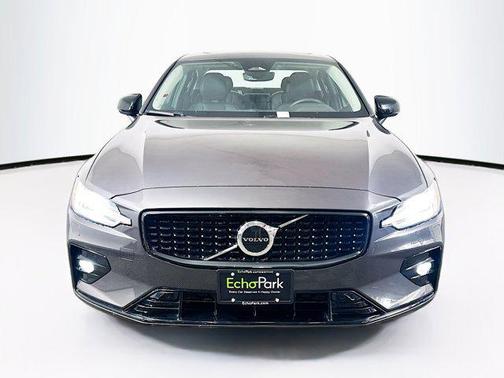 2025 Volvo S60 B5 Core