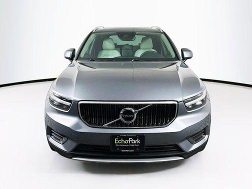 2019 Volvo XC40 T5 Momentum