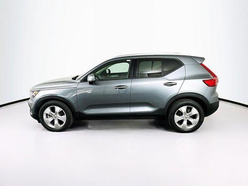 2019 Volvo XC40 T5 Momentum