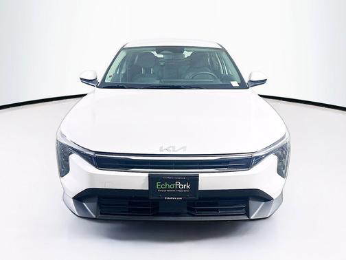 Snow White Pearl 2025 Kia K4 LXS