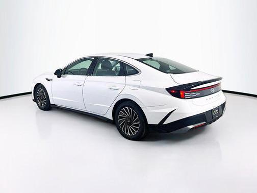 2025 Hyundai SONATA Hybrid SE