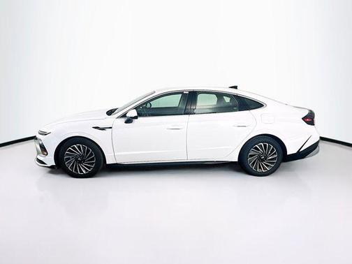 2025 Hyundai SONATA Hybrid SE