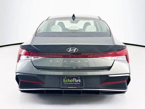 2025 Hyundai ELANTRA HEV Limited