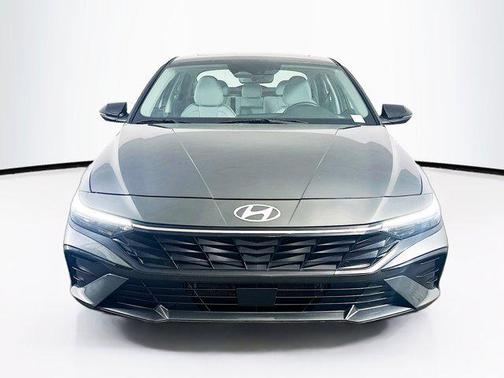 2025 Hyundai ELANTRA HEV Limited