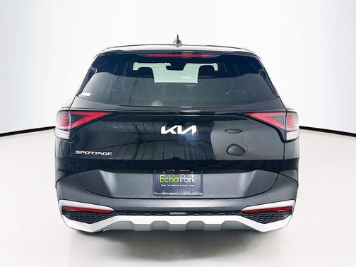 Ebony Black 2025 Kia Sportage LX