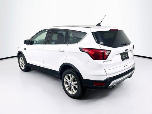 Oxford White 2019 Ford Escape SE
