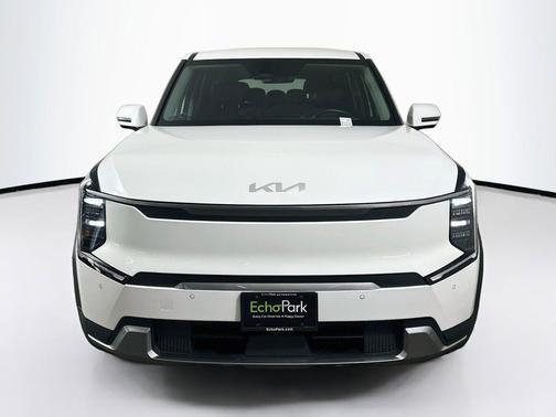 Snow White Pearl 2024 Kia EV9 Light Short Range