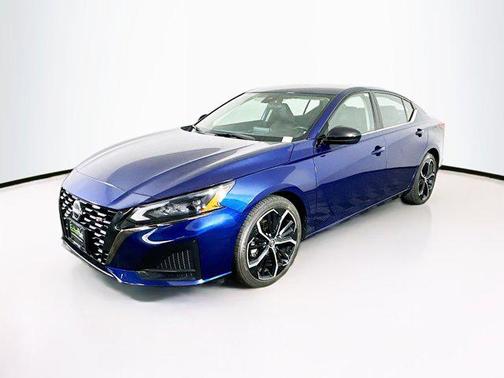 2023 Nissan Altima SR FWD