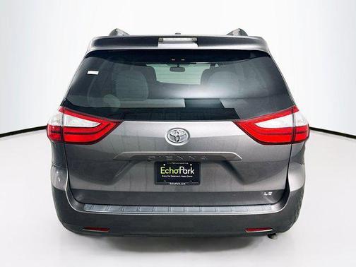 2015 Toyota Sienna LE