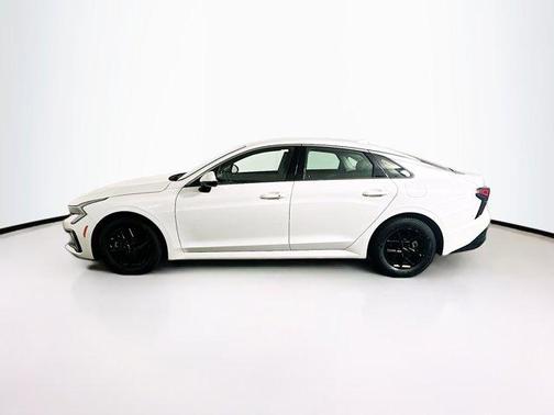 Snow White Pearl 2025 Kia K5 LXS