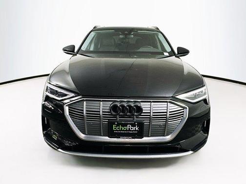 2022 Audi e-tron Premium
