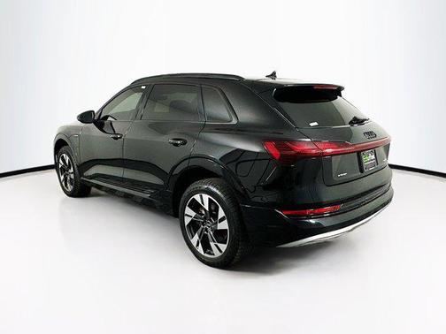 2022 Audi e-tron Premium