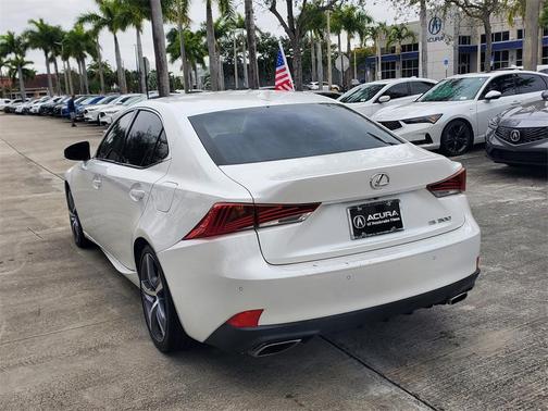 2018 Lexus IS 300 Base