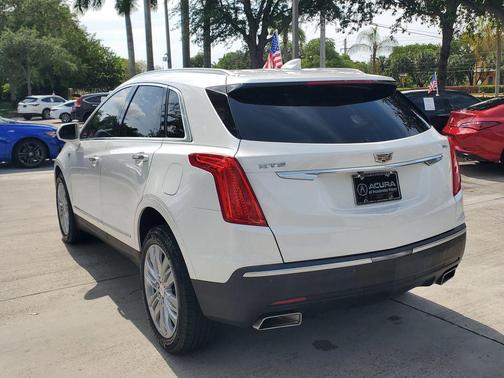 Crystal White Tricoat 2017 Cadillac XT5 Premium Luxury