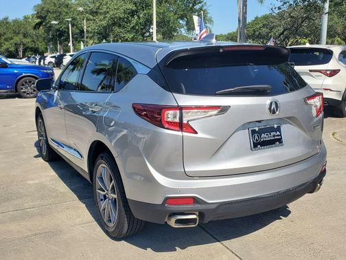 Lunar Silver Metallic 2023 Acura RDX Technology Package