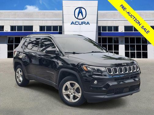 Diamond Black Crystal Pearlcoat 2023 Jeep Compass Latitude
