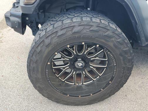 Bright White Clearcoat 2024 Jeep Wrangler Sport S