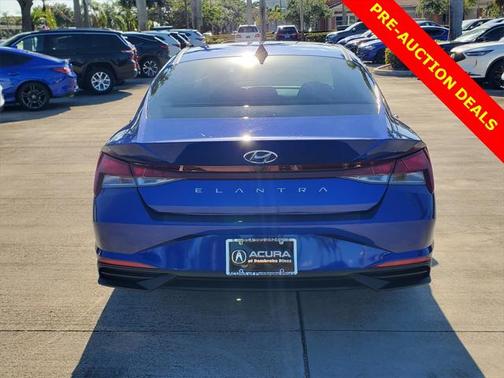 2023 Hyundai ELANTRA SEL