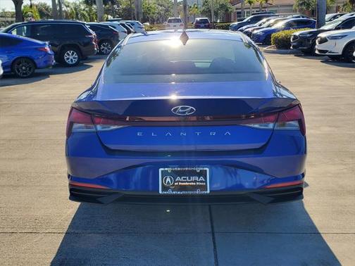 2023 Hyundai ELANTRA SEL