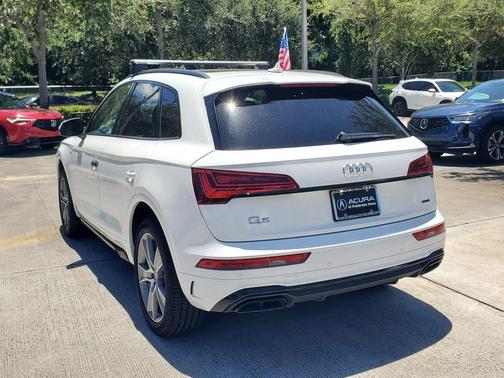 White 2025 Audi Q5 45 S line Premium
