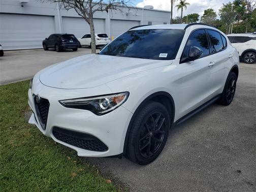2019 Alfa Romeo Stelvio Sport