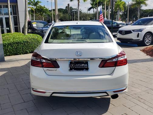 2017 Honda Accord EX-L w/Navigation & Honda Sensing