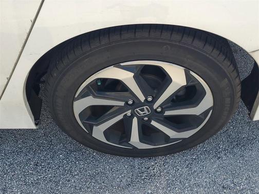 2017 Honda Accord EX-L w/Navigation & Honda Sensing