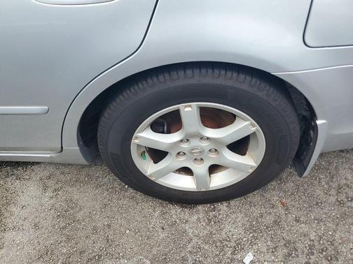 Silver 2006 Nissan Altima 2.5 S