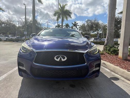 2017 INFINITI QX30 Sport