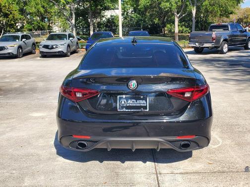 2022 Alfa Romeo Giulia Ti