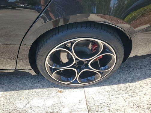 Vulcano Black Metallic 2022 Alfa Romeo Giulia Ti