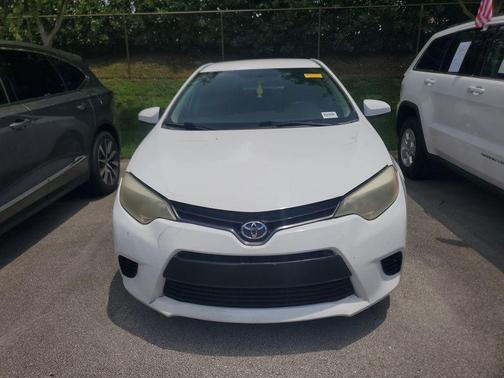 Super White 2016 Toyota Corolla LE
