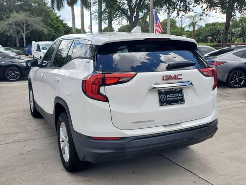 Summit White 2021 GMC Terrain SLE
