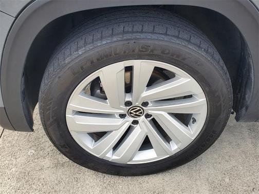 2021 Volkswagen Atlas Cross Sport 2.0T SE w/Technology