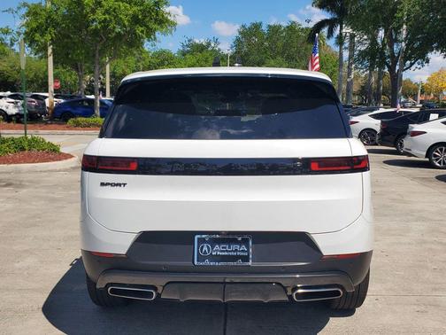 2025 Land Rover Range Rover Sport SE