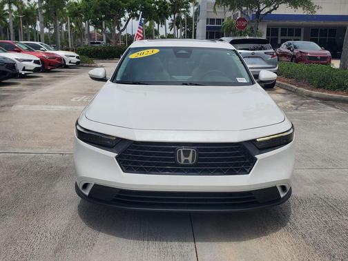 Platinum White Pearl 2023 Honda Accord EX
