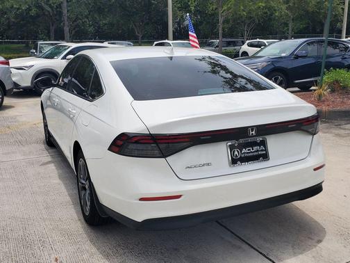 Platinum White Pearl 2023 Honda Accord EX