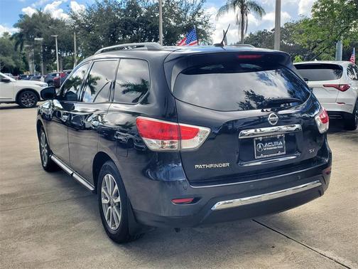 2016 Nissan Pathfinder SV