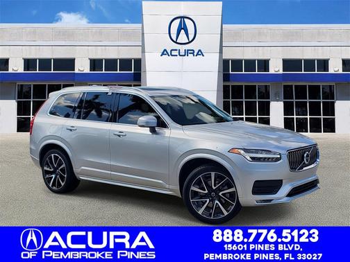 2022 Volvo XC90 T6 Momentum