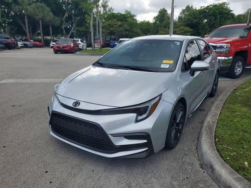 Classic Silver Metallic 2024 Toyota Corolla SE