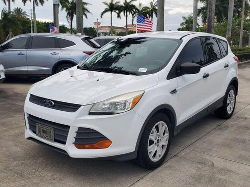 OXFORD WHITE 2016 Ford Escape S