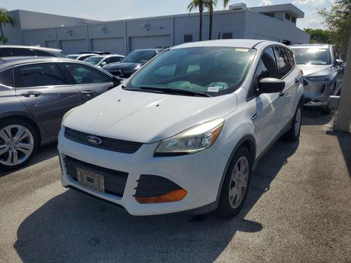 OXFORD WHITE 2016 Ford Escape S