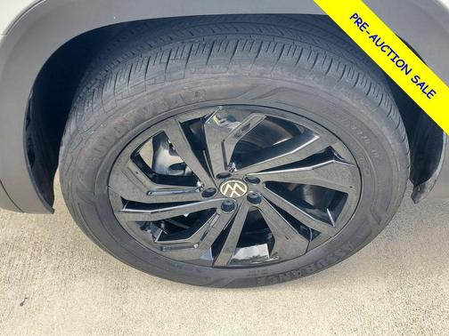 Pure White 2023 Volkswagen Atlas 2.0T SE w/Technology