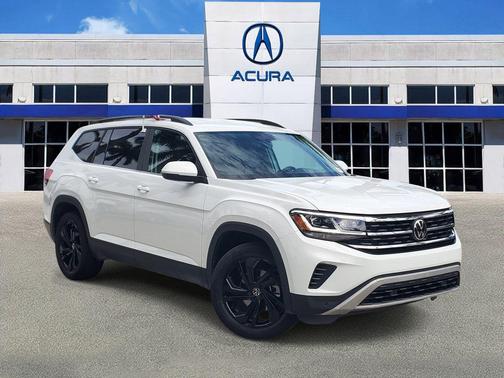 Pure White 2023 Volkswagen Atlas 2.0T SE w/Technology